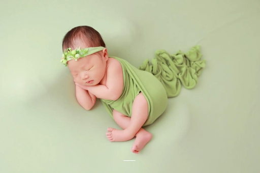 天津宝宝拍嗝吐奶